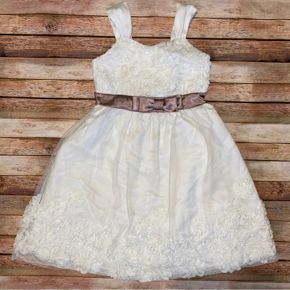 🐣🐰2/$25 plus FREE SHIPPING Children’s Place Girls Cream w/Pewter belt